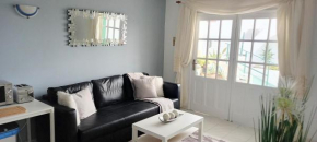 Spacious apt sleeps 4 with aircon and wifi, Puerto Del Carmen